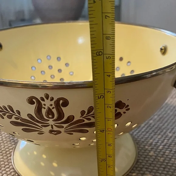 Pfaltzgraff Yellow Enamel Colander with Brown Floral Trim - Picture 7 of 8